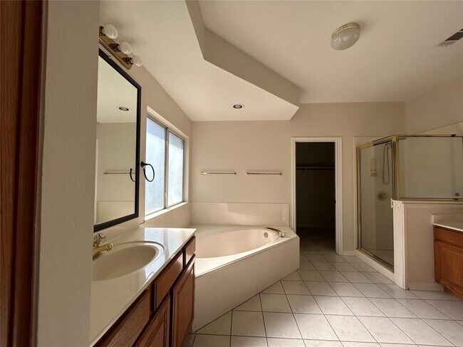 Building Photo - 5356 Magdelena Dr