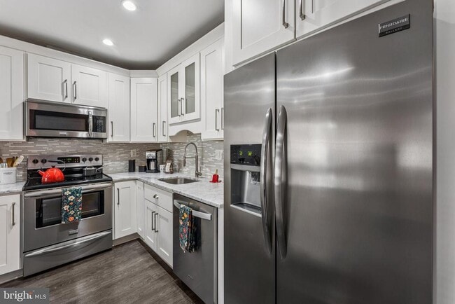 Building Photo - 1833 California St NW