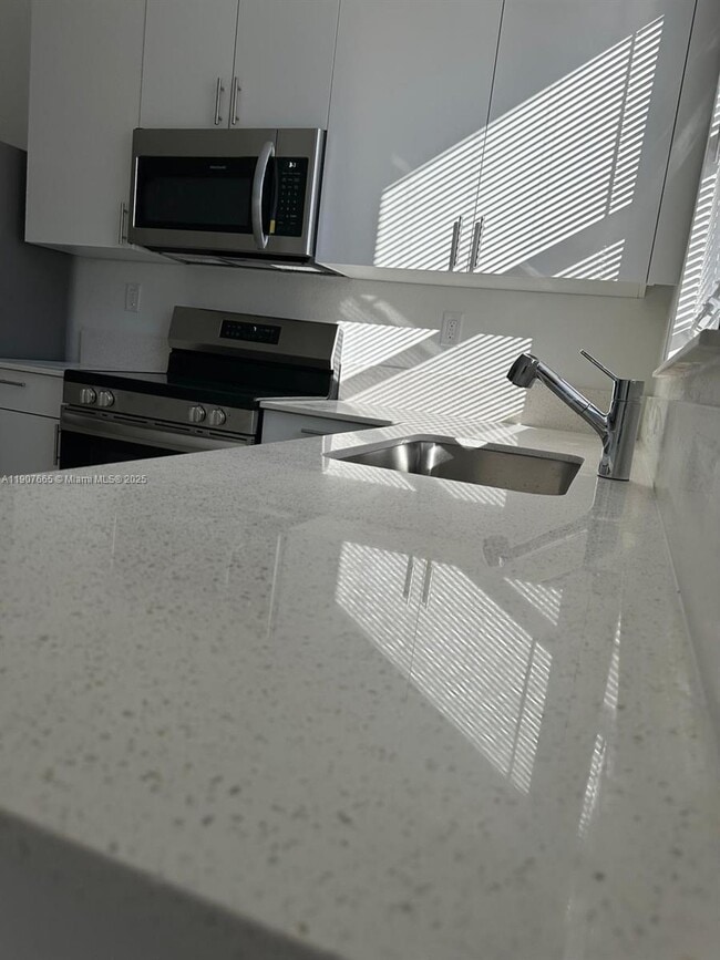 Building Photo - 12848 SW 232nd Ter