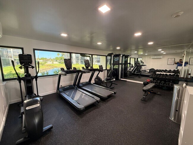 Building Photo - Luxury, furnished seasonal rental, Tequest...