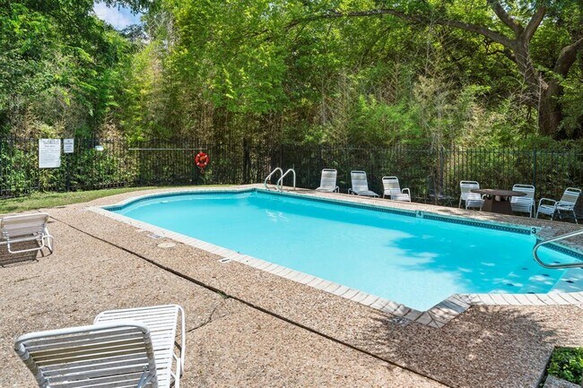 Building Photo - 3839 Dry Creek Dr