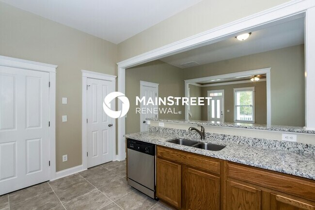 Building Photo - 3 Bedroom Pet-Friendly Home in Huntersville, NC with Main Street Renewal