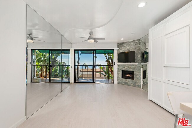 Building Photo - 26664 Seagull Way