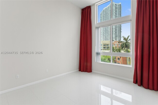 Building Photo - 1900 N Bayshore Dr