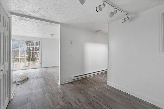 Building Photo - 4068 Boyd Dr