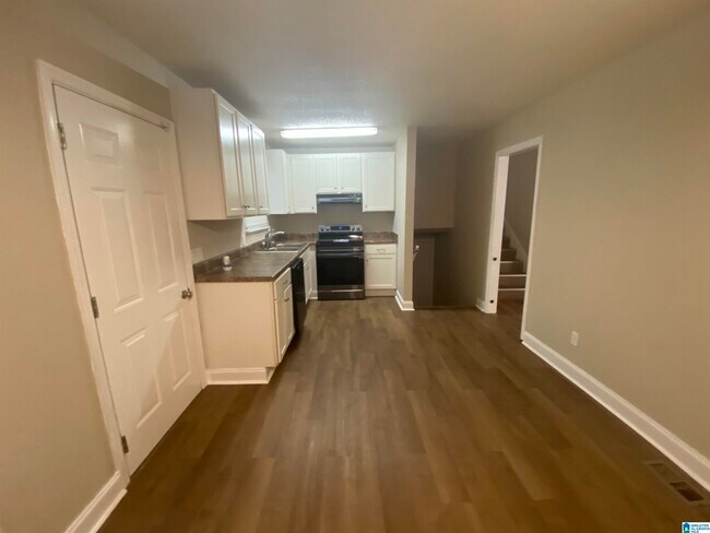 Building Photo - 1608 Azalea Dr