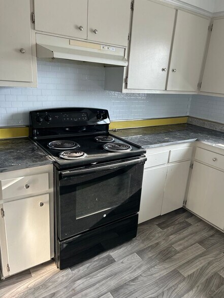 Building Photo - 29206 Longview Ave