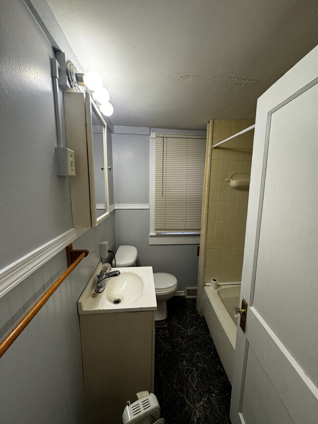 Building Photo - 401 Eagle School Rd