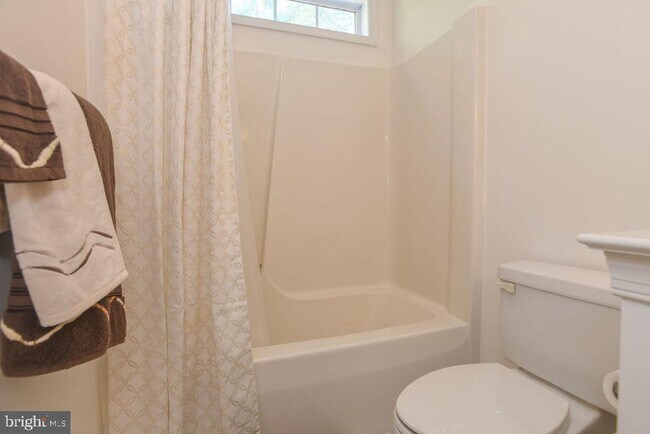 Building Photo - 205 Dangina Dr