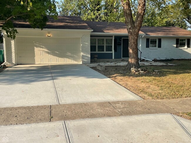 Primary Photo - 1416 Miami Ct S