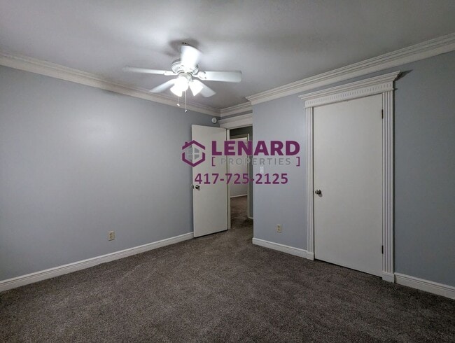Building Photo - Charming 3-Bedroom Home with Fenced Yard & 2-Car Garage in Springfield