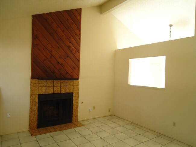 Building Photo - 18719 Lippizaner Dr