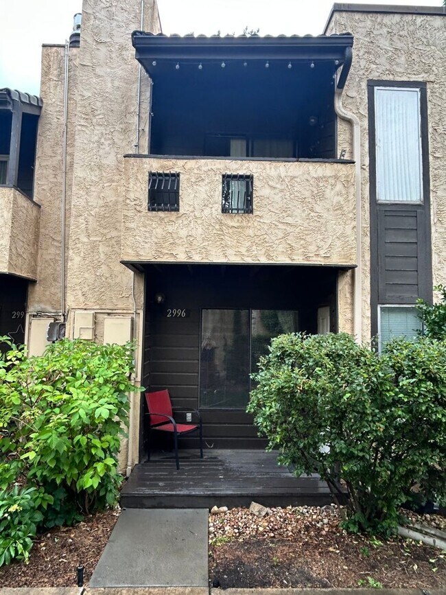 Building Photo - Spacious North Boulder Townhome
