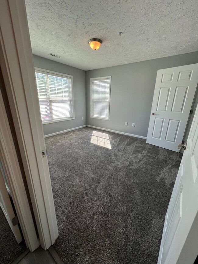 Building Photo - 3310 Harbour Pointe Pl