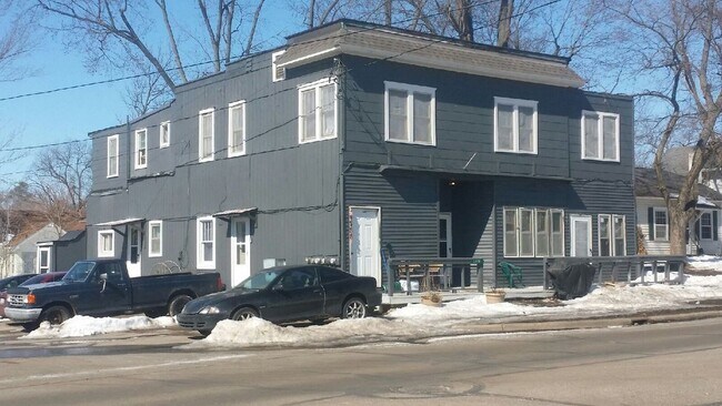 Building Photo - 2926 Francis St