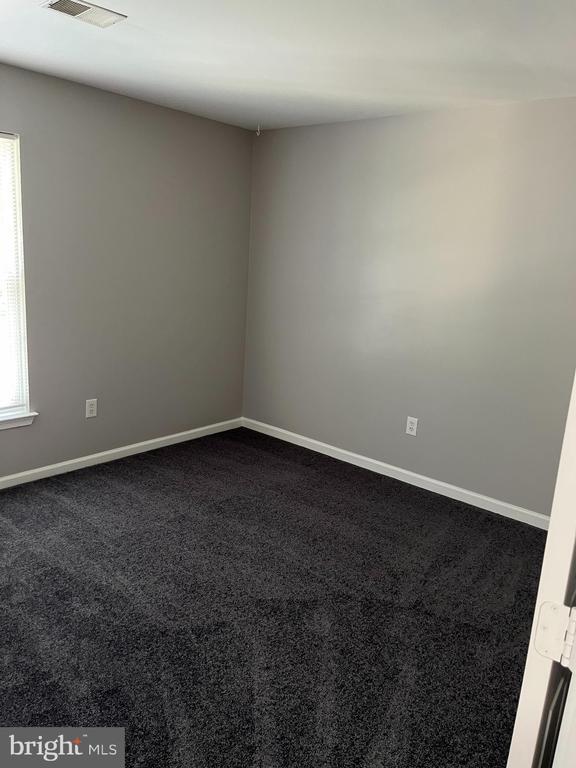 Building Photo - 10400 Twin Knoll Way