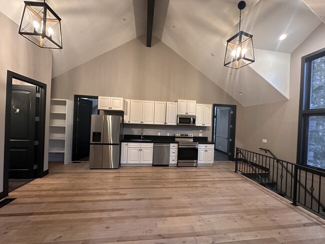 Building Photo - 6850 Canyon Drive Court