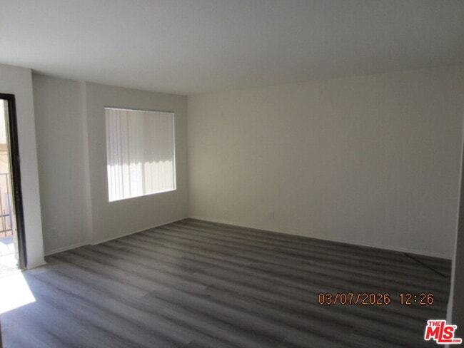 Building Photo - 1212 Beachwood Dr