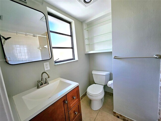 Building Photo - 511 SW 15th St