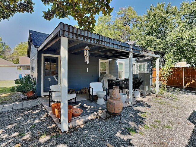 Building Photo - Updated & Modern Home Built in 1940's this...