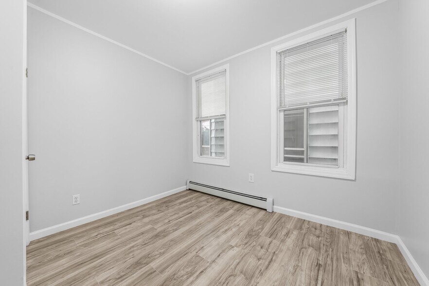 Large Bedroom #2 - 20 Michigan Ave