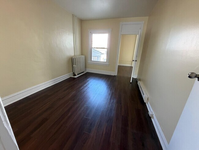 Building Photo - 848 N 7th St