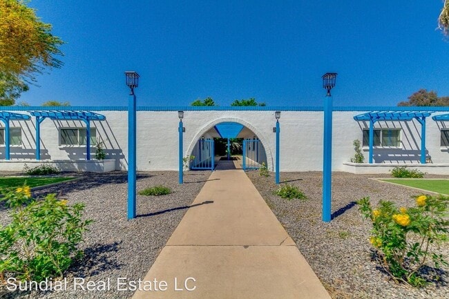 Building Photo - 316-318 S Westfall Ave