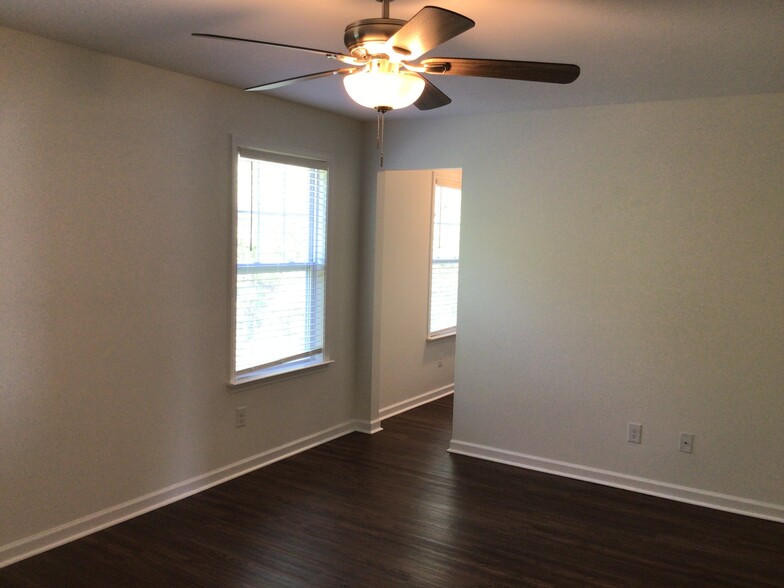 Building Photo - 4139 Medina Ct