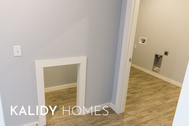 Building Photo - 1796 Salma Rd