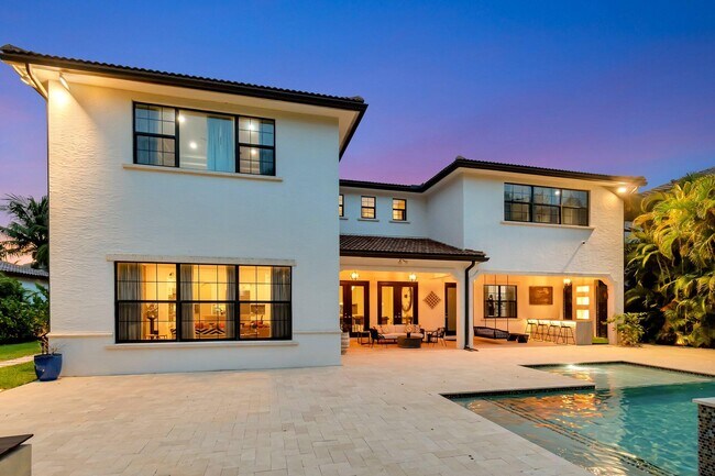 Building Photo - 17710 Cadena Dr