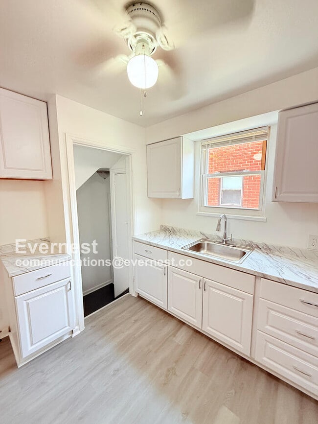 Building Photo - 14980 Tacoma St