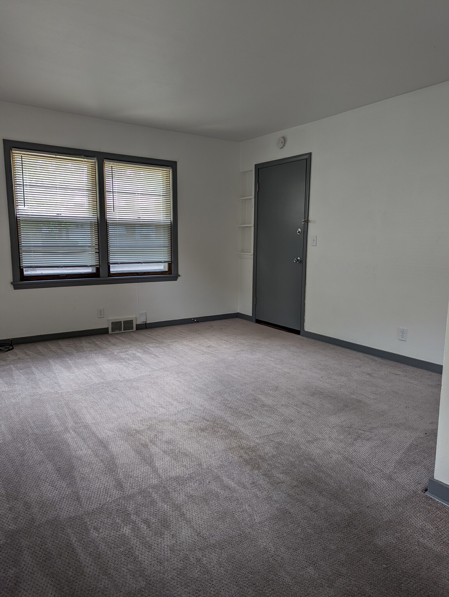 Building Photo - 3141 S 48th St