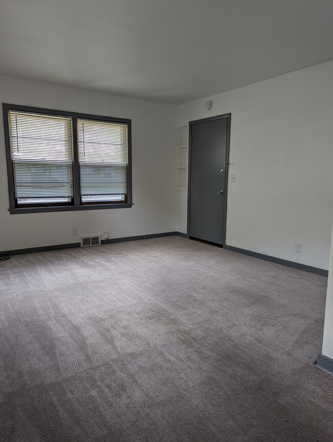 Building Photo - 3141 S 48th St