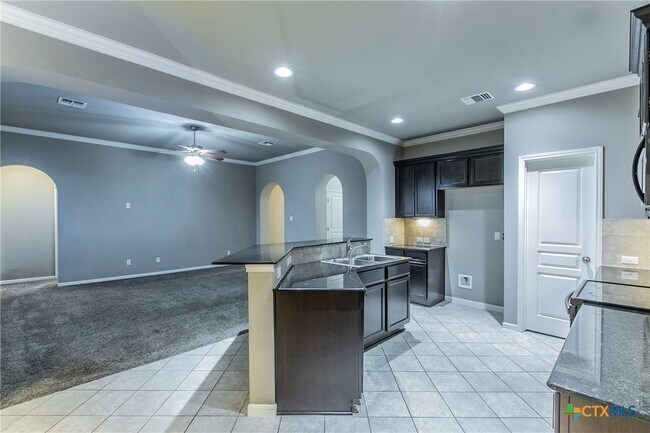 Building Photo - 1603 Neuberry Cliffe