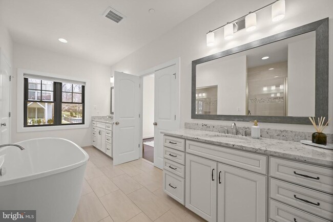 Building Photo - 131 Bytham Ridge Ln