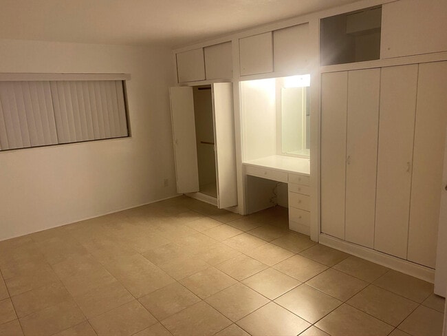 Building Photo - 4328 SW 6th St