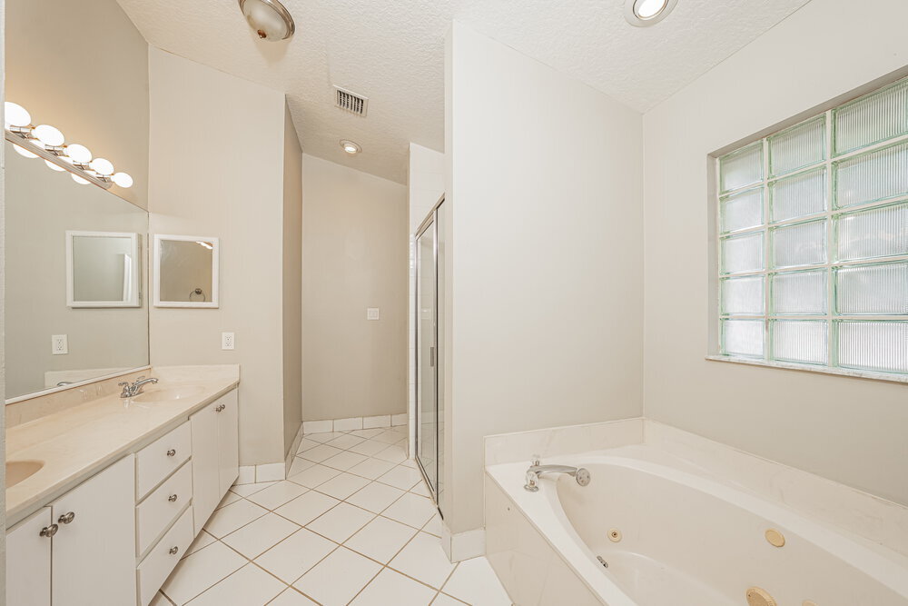 Building Photo - 4075 Sabal Lakes Rd
