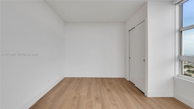 Building Photo - 555 NE 34th St