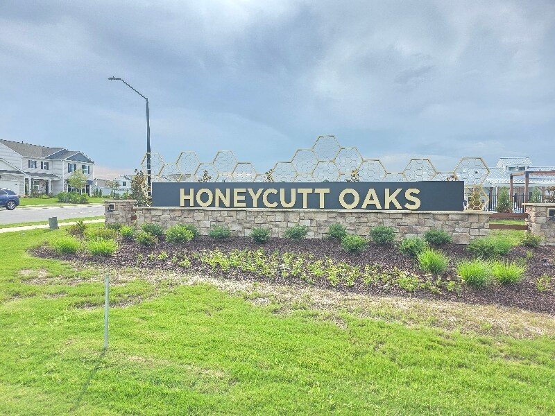 Building Photo - 408 Honeycutt Oaks Dr