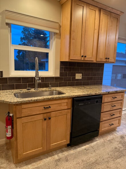 Building Photo - 301 Geddis St