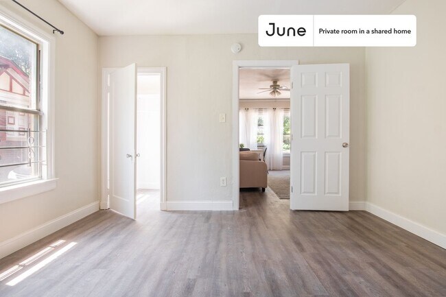 Building Photo - Room in Shared 4 bed/2 bath home