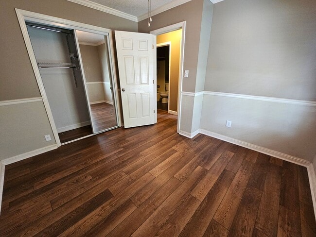 Building Photo - UPDATED Beautiful 3 bedroom 2 bathroom