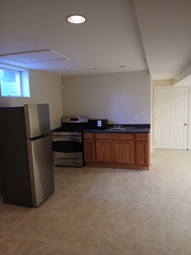 Building Photo - 7001 Chain Fern Ct