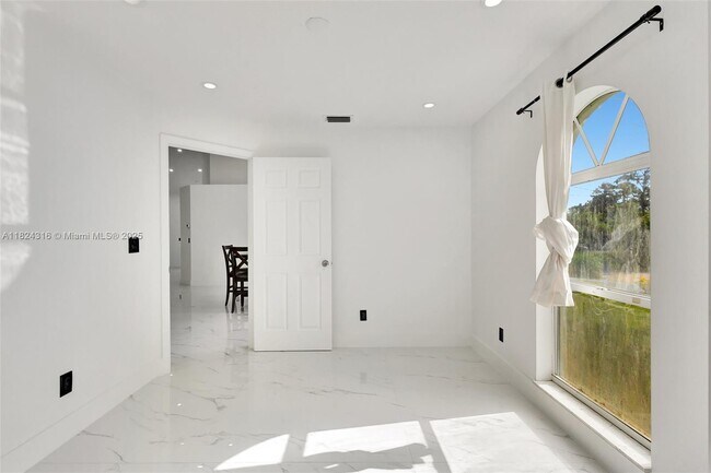 Building Photo - 17084 33rd Rd N