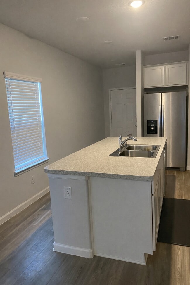 Building Photo - 20935 Endeavor St