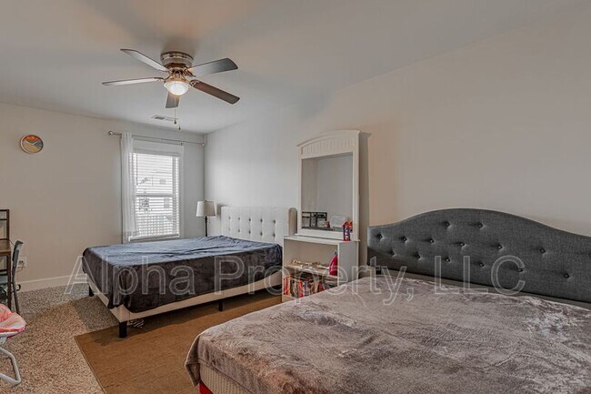Building Photo - 126 Pewter Cir