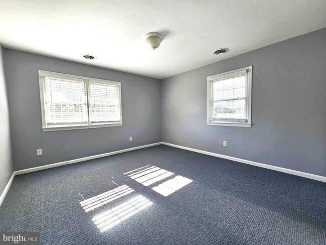 Building Photo - 8681 Mar Lynn Dr