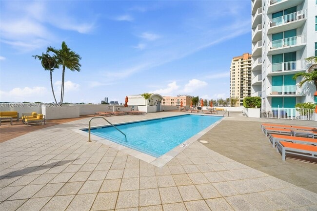 Building Photo - 3180 SW 22nd Terrace