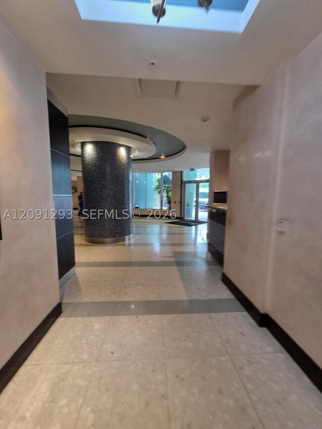 Building Photo - 3801 S Ocean Dr