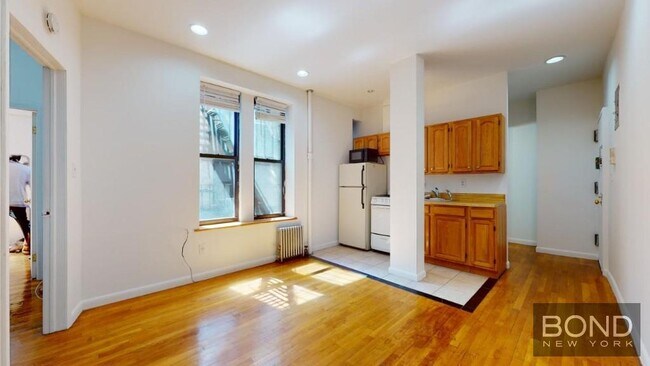 Building Photo - 237 E 5th St